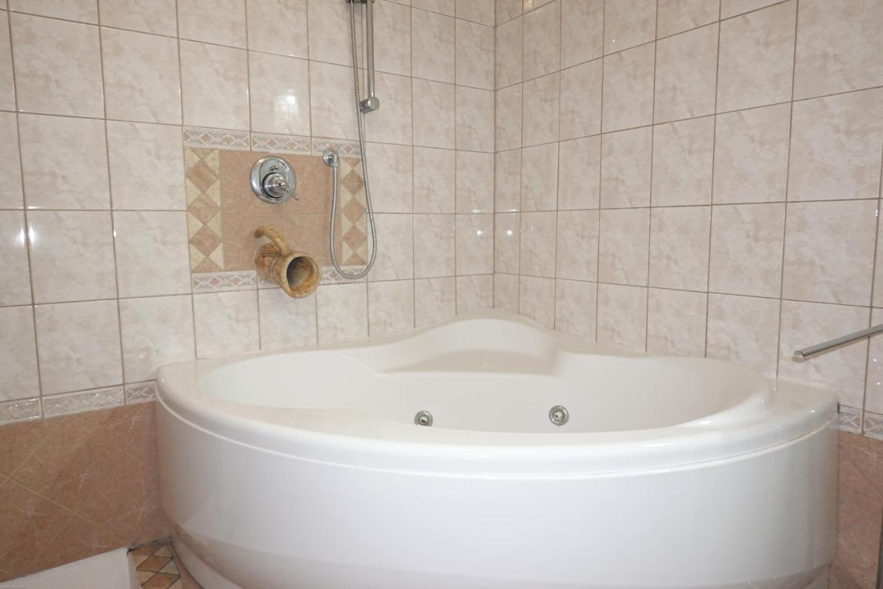 Casa Mille Baci Con Parcheggio Apartment Livorno Bagian luar foto