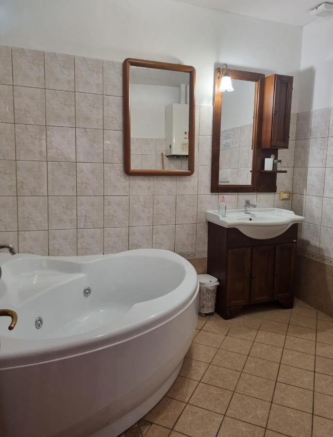Casa Mille Baci Con Parcheggio Apartment Livorno Bagian luar foto